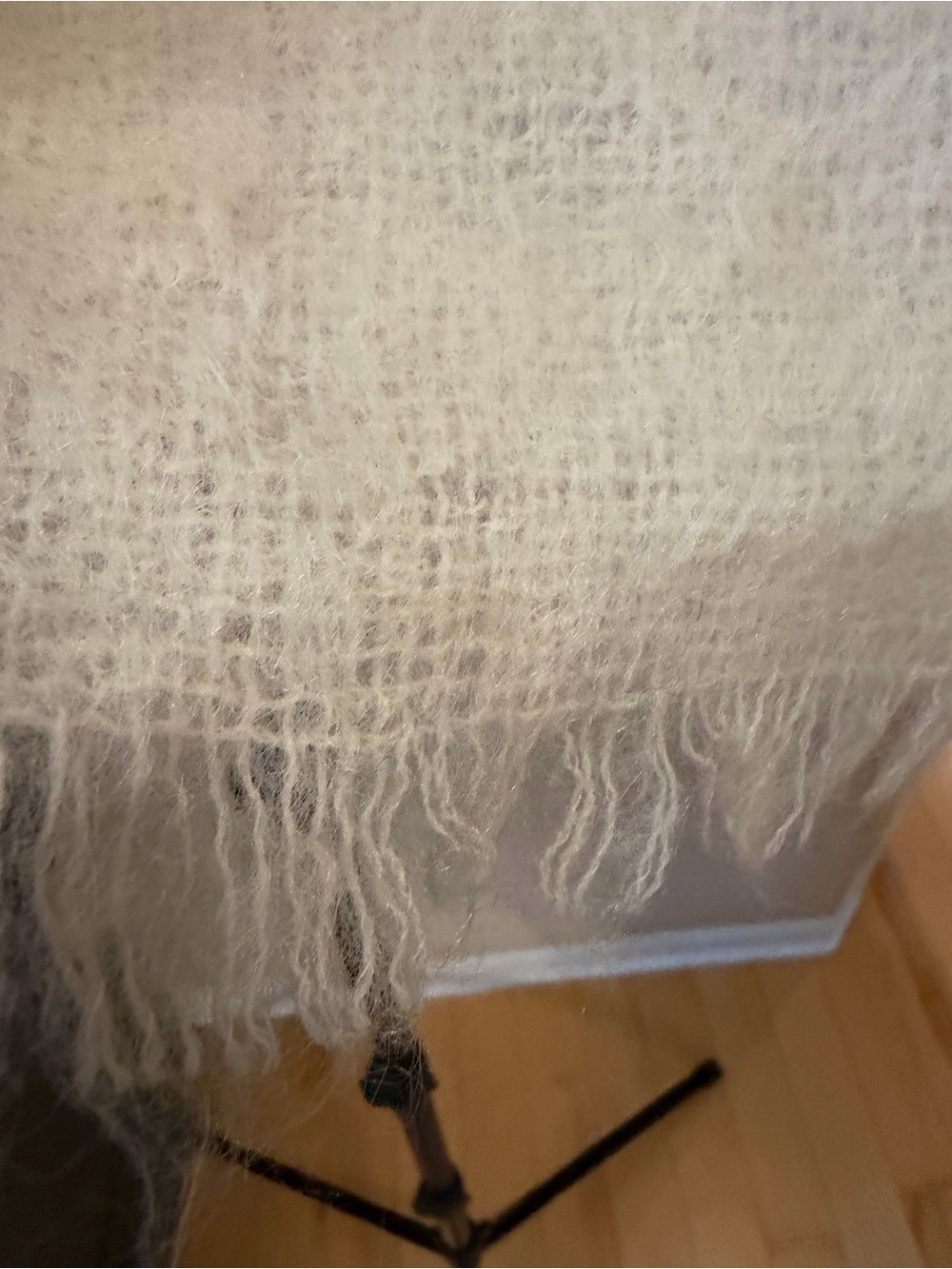 Vintage Scotland Mohair Wool Scarf Ivory Fuzzy Fringe Shawl Wrap - Picture 4 of 5